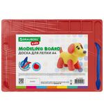 Доска для лепки А4, 280х200 мм, BRAUBERG KIDS, красная, 7 отделений для пластилина, 2 стека, 274257