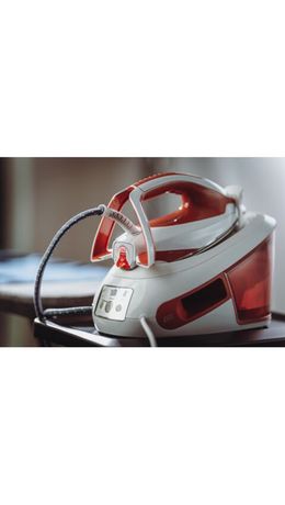 Парогенератор TEFAL SV8110E0, 2800 Вт, 6.3 Бар, постоянная подача пара 120 г/мин, паровой удар 420 г/мин, 1.8 л, белый/красный, 1830008618