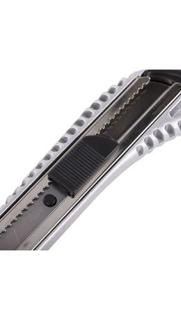 Нож канцелярский 18 мм, КОМПЛЕКТ 2 штуки + 10 ЛЕЗВИЙ, BRAUBERG Metallic, металлический корпус, 273929
